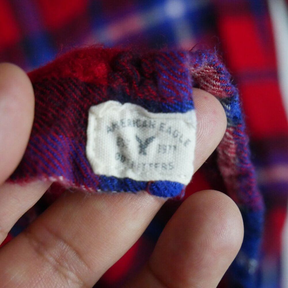 American Eagle Women's Size S Flannel Shirt Boyfriend Fit Soft Plaid Red - Picture 4 of 13
